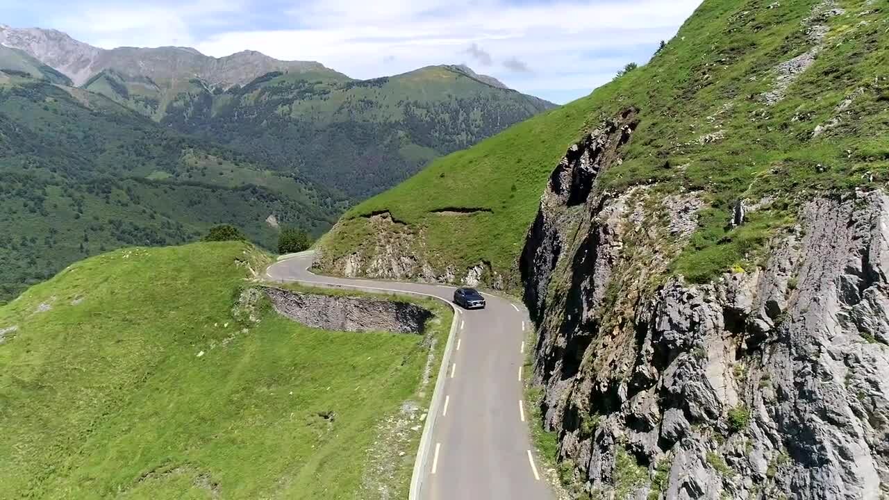Audi SQ8 (Footage Daytona Gray)
