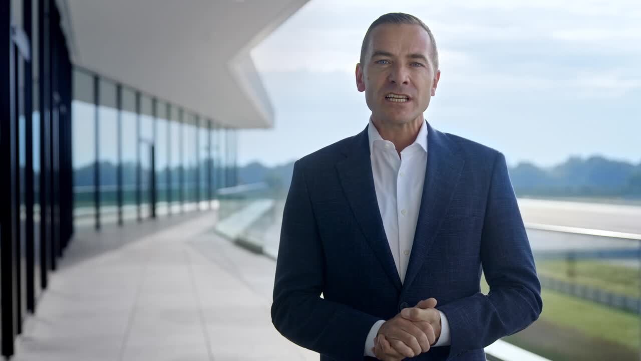 Henrik Wenders on the Audi e-tron GT