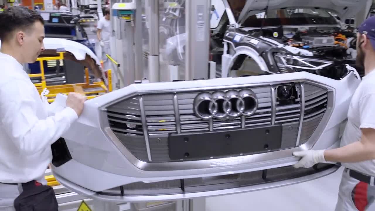 Footage: Audi Corporate Strategy - electrification & e-tron models