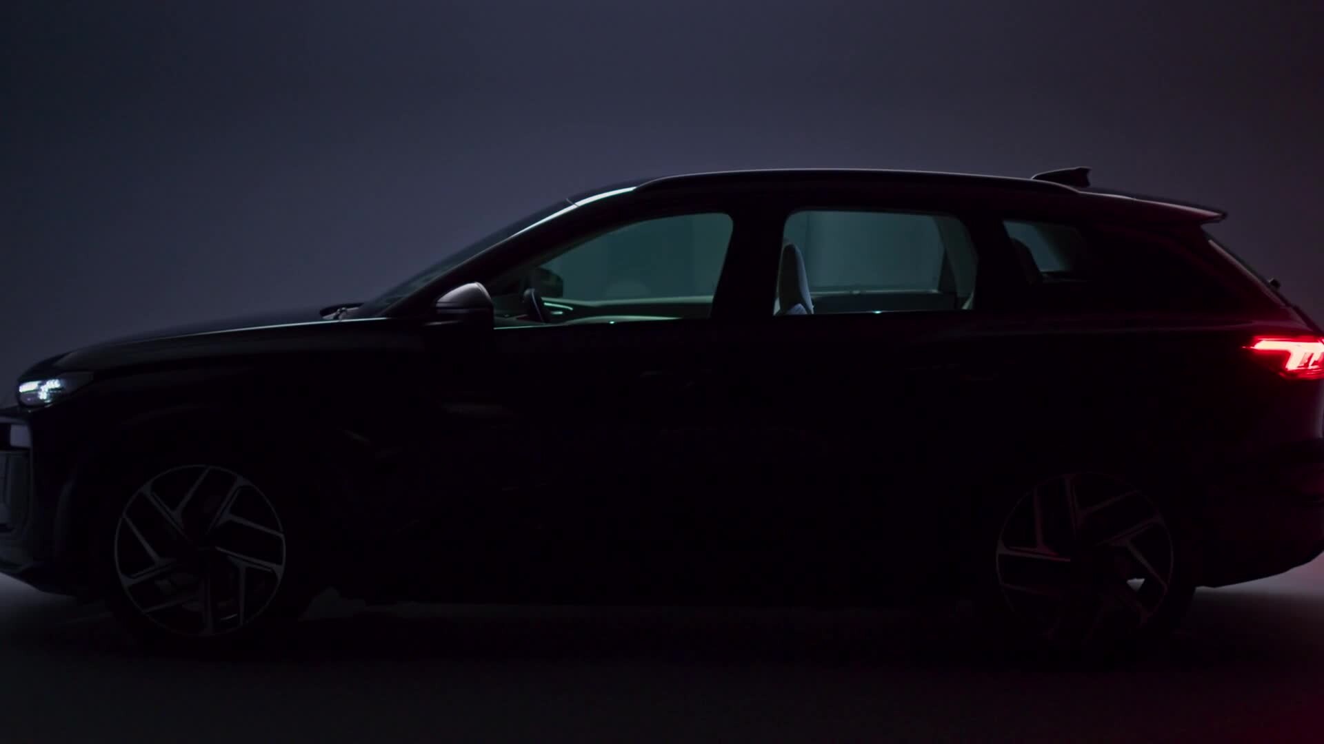 Audi Q6 e-tron - 1