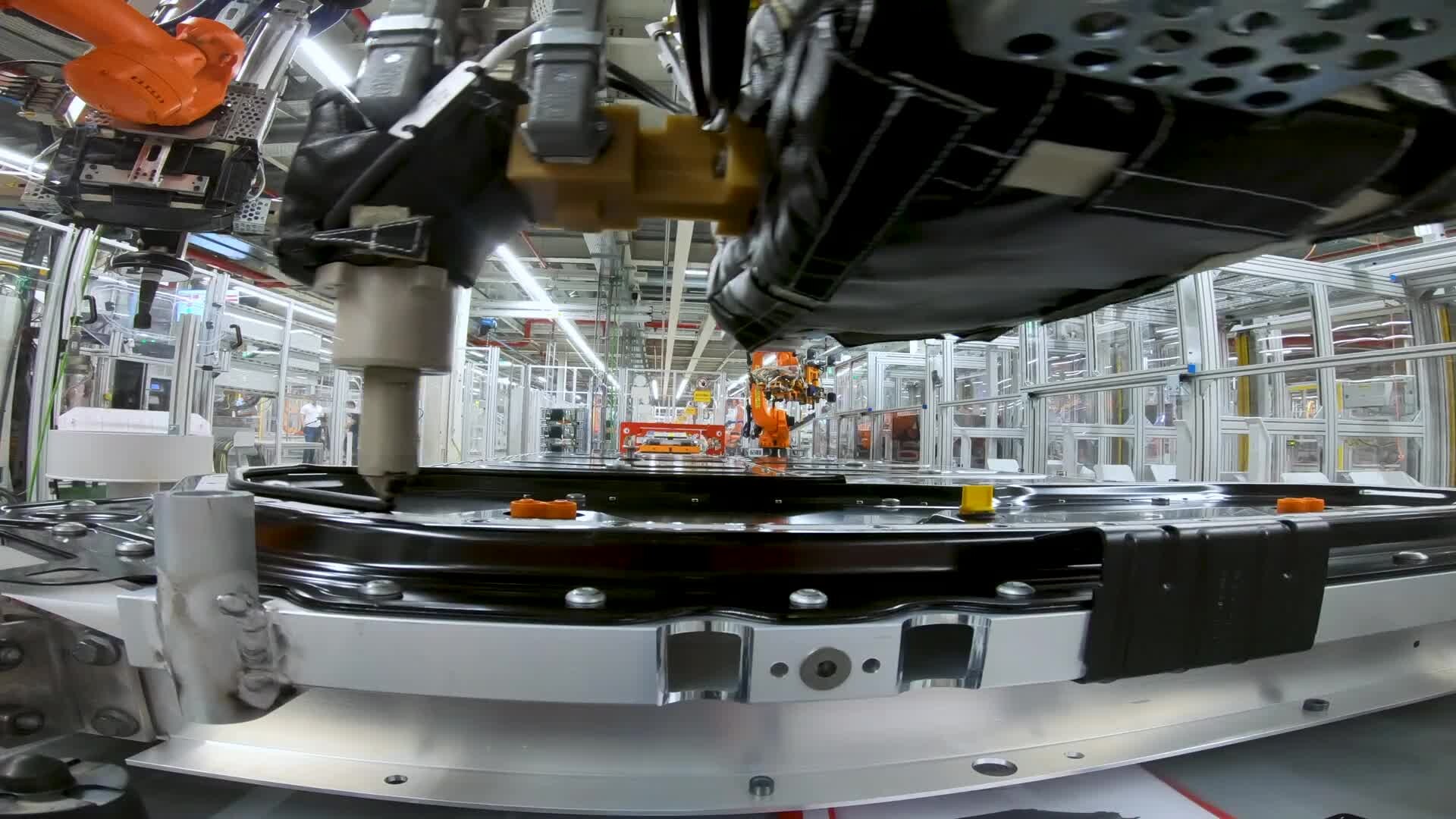 Audi Q6 e-tron - 4