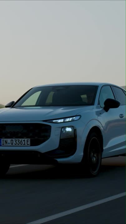 Audi Q3 Sportback - Footage (dynamic, vertical)
