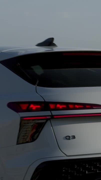 Audi Q3 Sportback - Trailer (dynamic, vertical)