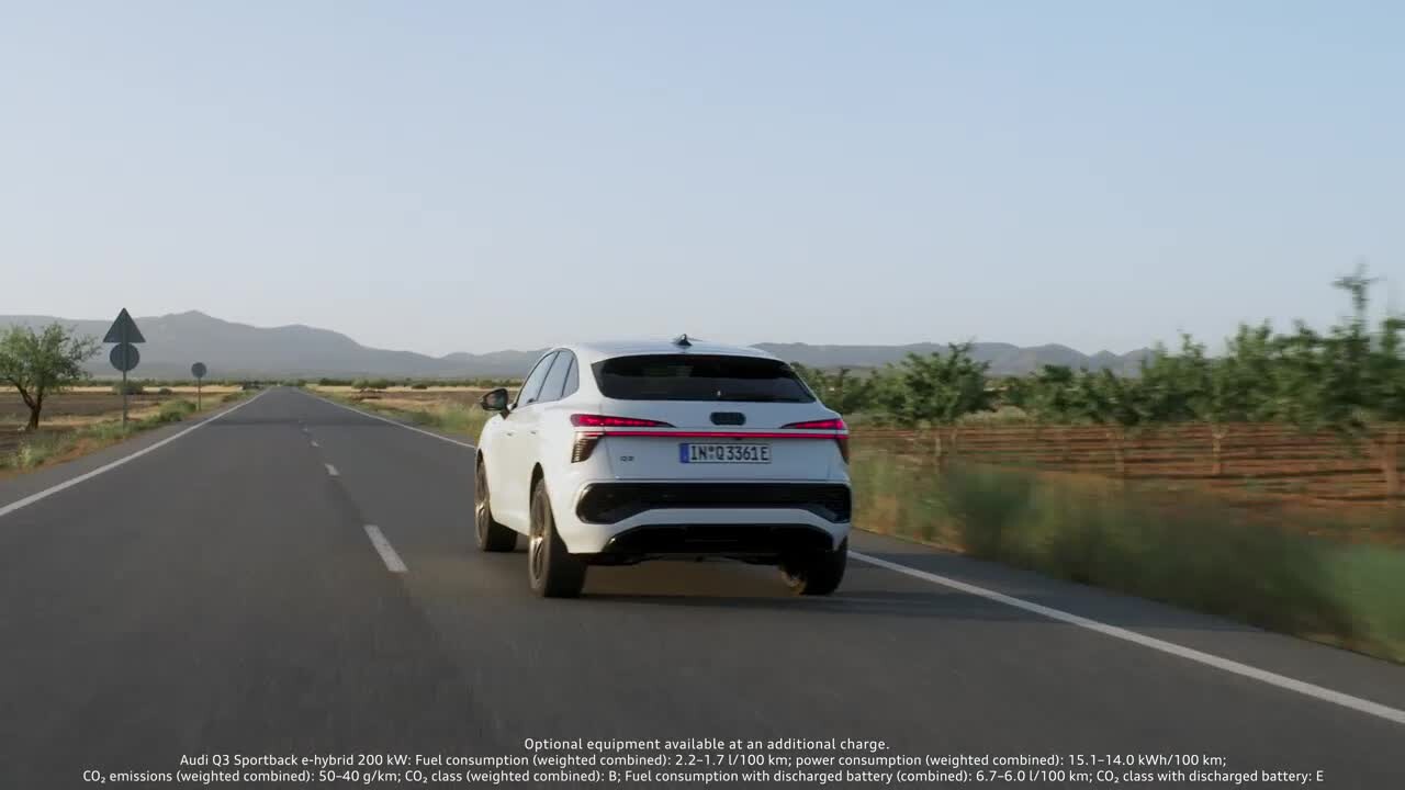 Audi Q3 Sportback - Trailer (dynamic)