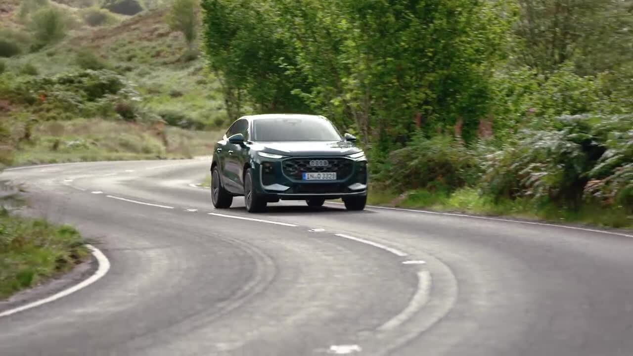 Audi Q3 Sportback Malpelo Blue - Footage (on location)