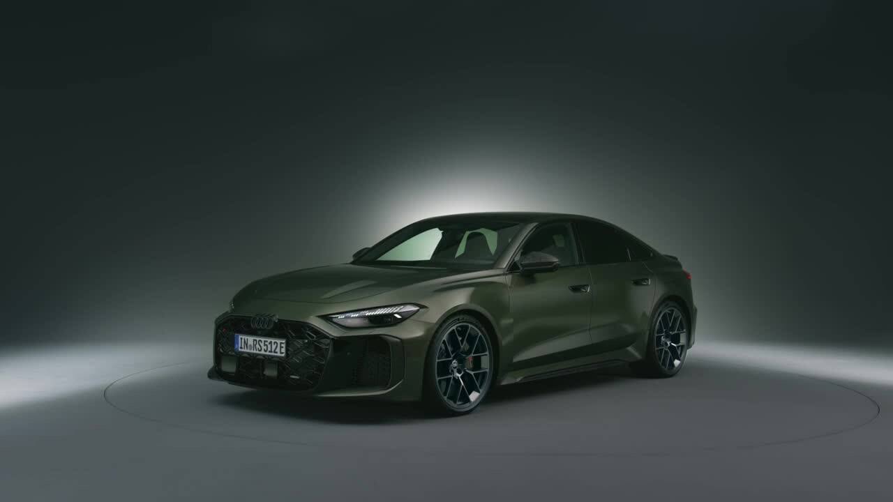 Audi RS 5 Sedan – Footage (Studio)