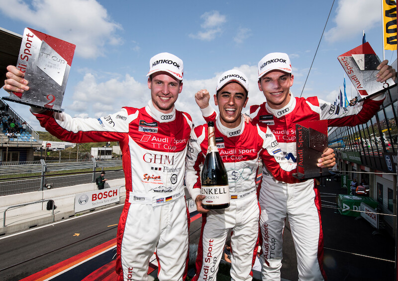 Philip Ellis i Mikel Azcona podzielili się zwycięstwami w pucharze Audi Sport TT Cup w Zandvoort