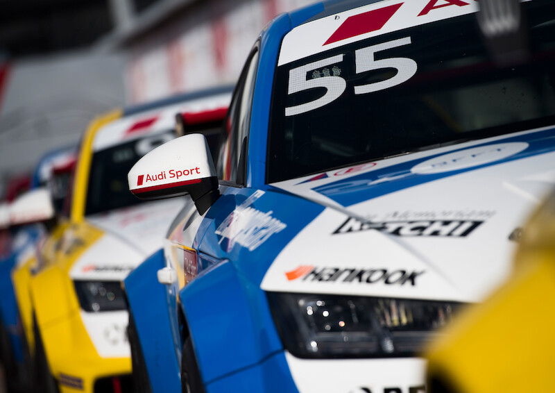 Philip Ellis i Mikel Azcona podzielili się zwycięstwami w pucharze Audi Sport TT Cup w Zandvoort