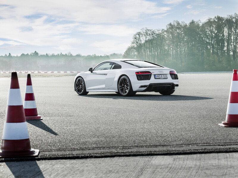 Czysta dynamika jazdy: nowe Audi R8 V10 RWS