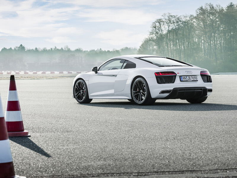Czysta dynamika jazdy: nowe Audi R8 V10 RWS