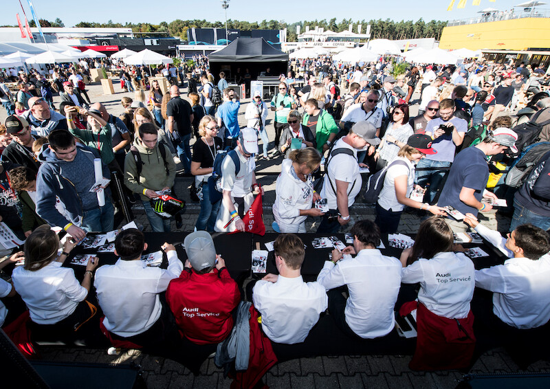 Frank Stippler wygrywa Wyścig Legend rozegrany na zakończenie Audi Sport TT Cup