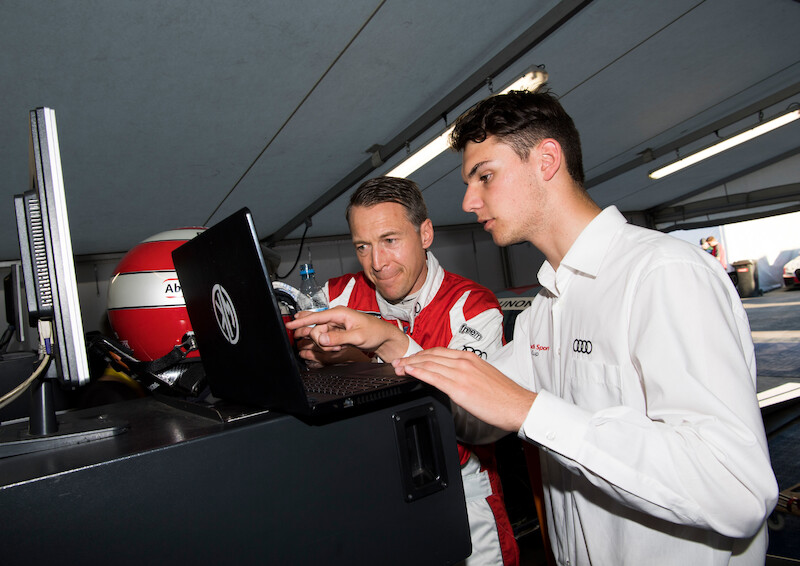Frank Stippler wygrywa Wyścig Legend rozegrany na zakończenie Audi Sport TT Cup