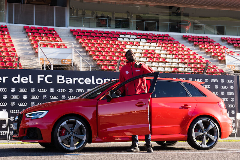 Z boiska wprost na tor wyścigowy: piłkarze FC Barcelona za kierownicami Audi