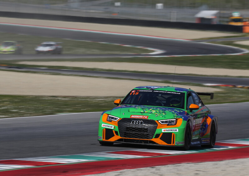 Wyjątkowy sezon: 24 tytuły dla Audi Sport Customer Racing