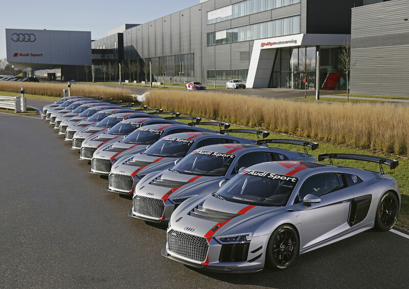 Pierwsi klienci odebrali nowe Audi R8 LMS GT 4