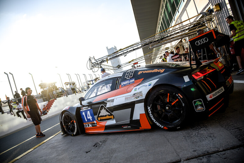 Trzynaście samochodów przygotowanych przez Audi Sport customer racing weźmie udział w inauguracji sezonu w Dubaju