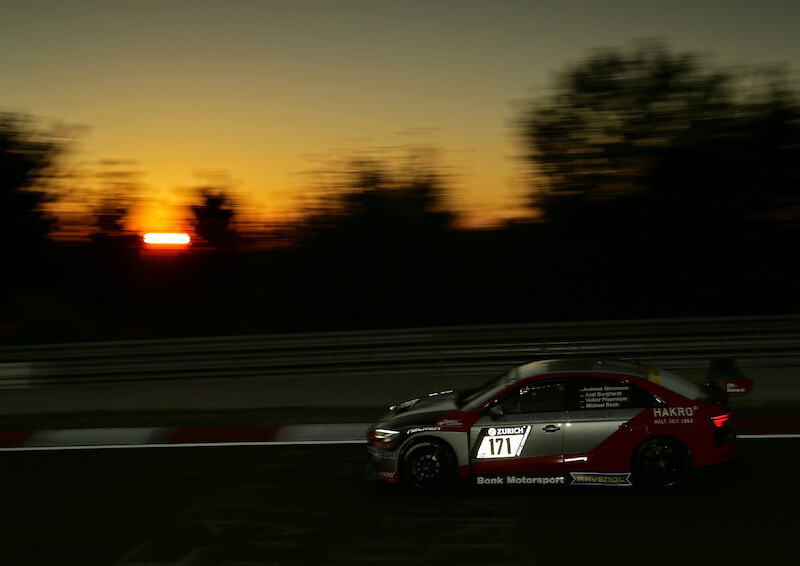 Trzynaście samochodów przygotowanych przez Audi Sport customer racing weźmie udział w inauguracji sezonu w Dubaju