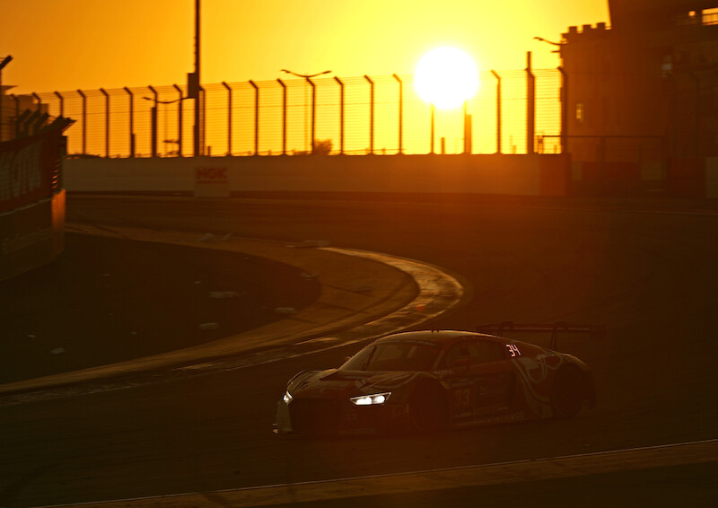 Audi R8 LMS z Gosią Rdest za kierownicą zwycięża 24-godzinny wyścig w Dubaju w klasie GT4