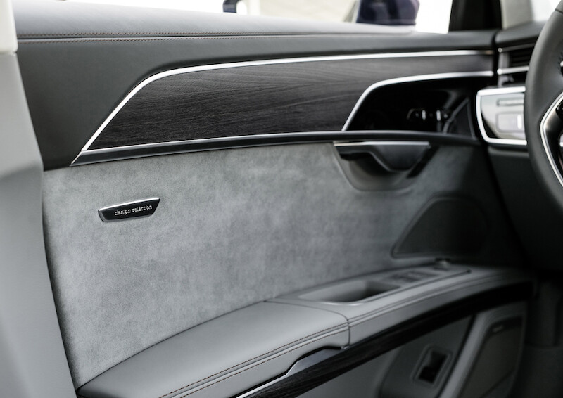 Audi A8 - \