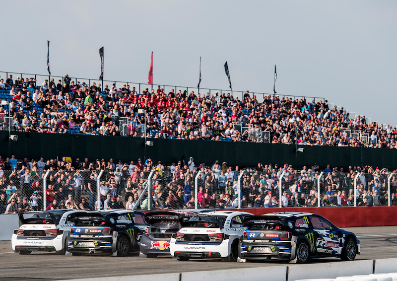 Wielka feta na Silverstone: kierowca Audi Andreas Bakkerud po raz pierwszy na podium