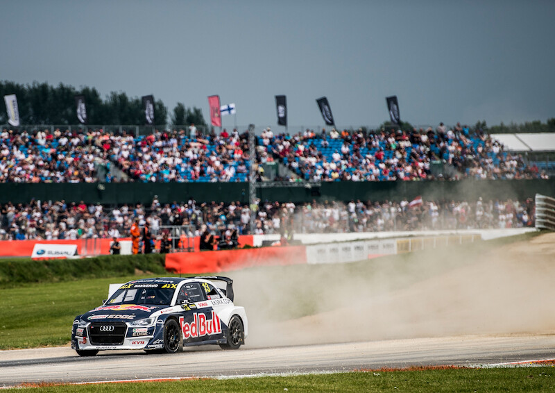 Wielka feta na Silverstone: kierowca Audi Andreas Bakkerud po raz pierwszy na podium