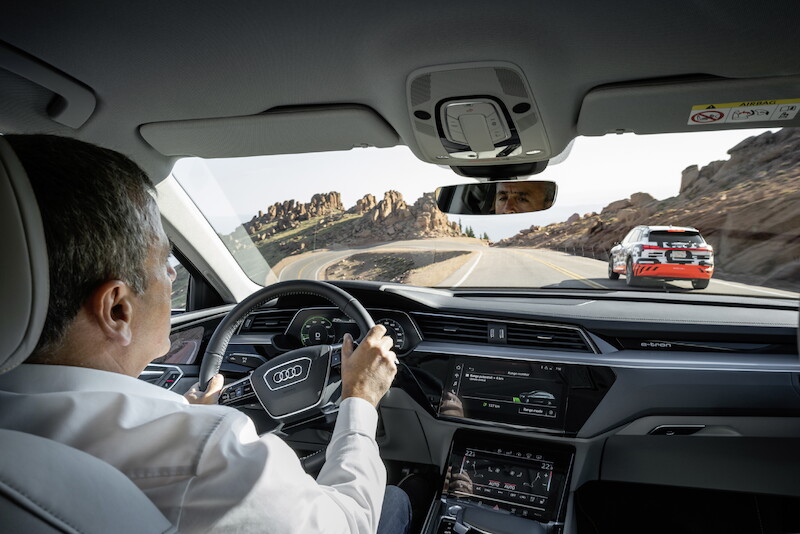 Przejęcie kontroli: Prototyp Audi e-tron - test rekuperacji