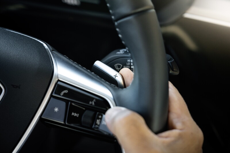 Przejęcie kontroli: Prototyp Audi e-tron - test rekuperacji