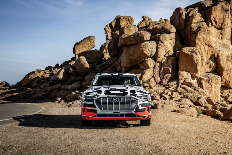 Przejęcie kontroli: Prototyp Audi e-tron - test rekuperacji