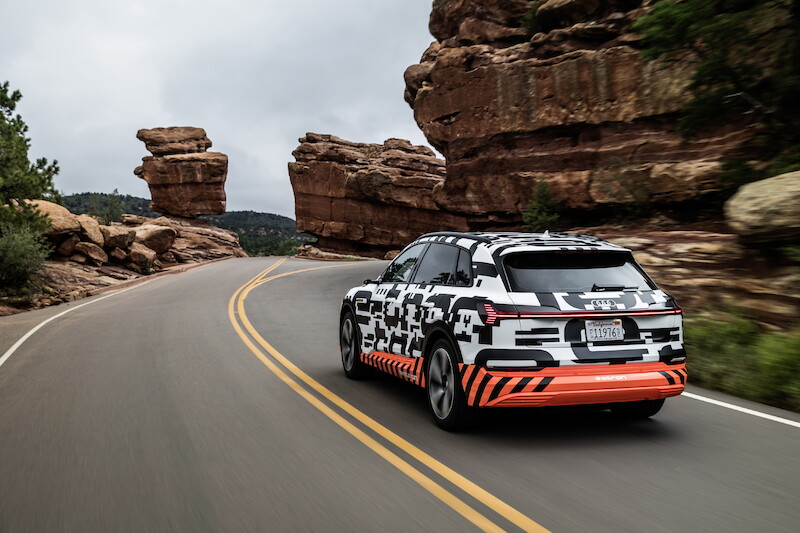 Przejęcie kontroli: Prototyp Audi e-tron - test rekuperacji