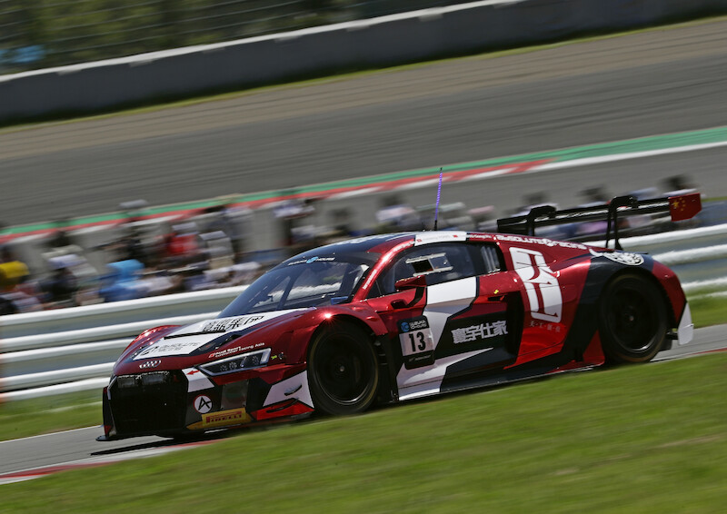 Audi na podium 10-godzinnego wyścigu na torze Suzuka
