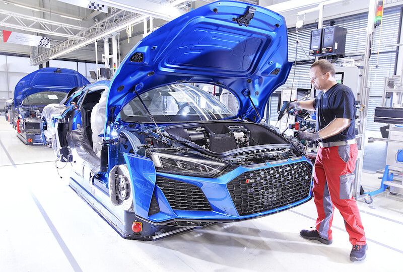 Najszybsze Audi teraz jeszcze mocniejsze: szeroko zakrojone odświeżenie Audi R8