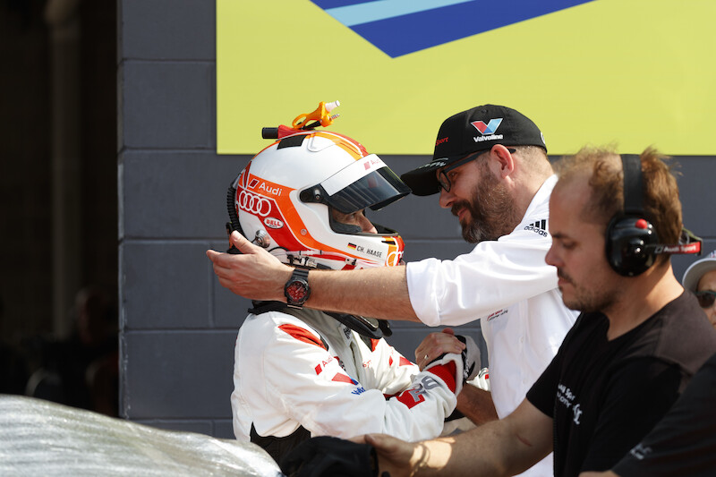 Sukces zespołów klienckich Audi Sport w Bathurst