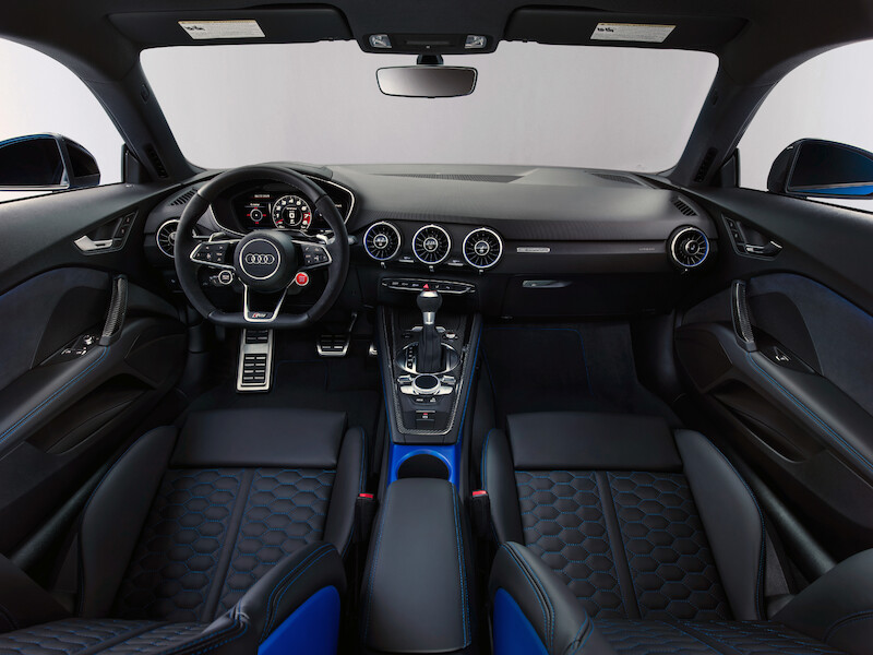 Kompaktowy samochód sportowy w swej szczytowej formie: nowe Audi TT RS Coupé