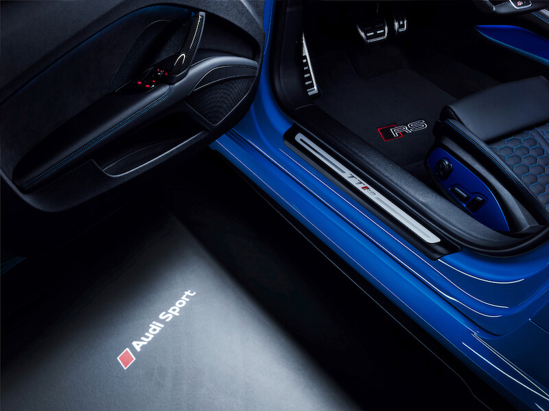 Kompaktowy samochód sportowy w swej szczytowej formie: nowe Audi TT RS Coupé