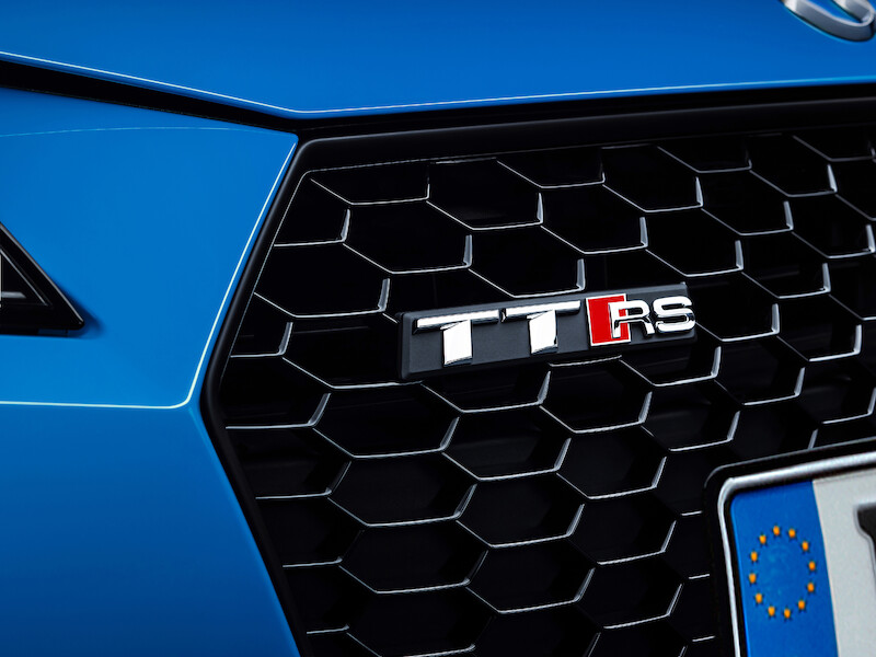 Kompaktowy samochód sportowy w swej szczytowej formie: nowe Audi TT RS Coupé