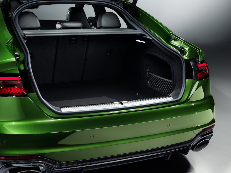 Nadzwyczajne właściwości jezdne i emocjonująca stylistyka: w polskich salonach czterech pierścieni można już zamawiać Audi RS 5 Sportback