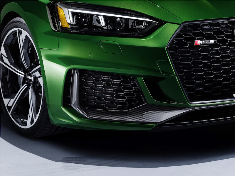 Nadzwyczajne właściwości jezdne i emocjonująca stylistyka: w polskich salonach czterech pierścieni można już zamawiać Audi RS 5 Sportback