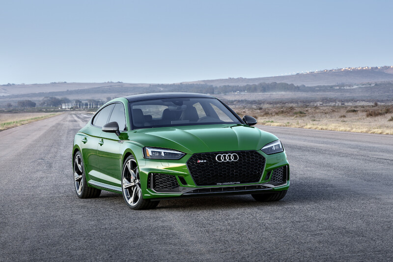 Nadzwyczajne właściwości jezdne i emocjonująca stylistyka: w polskich salonach czterech pierścieni można już zamawiać Audi RS 5 Sportback