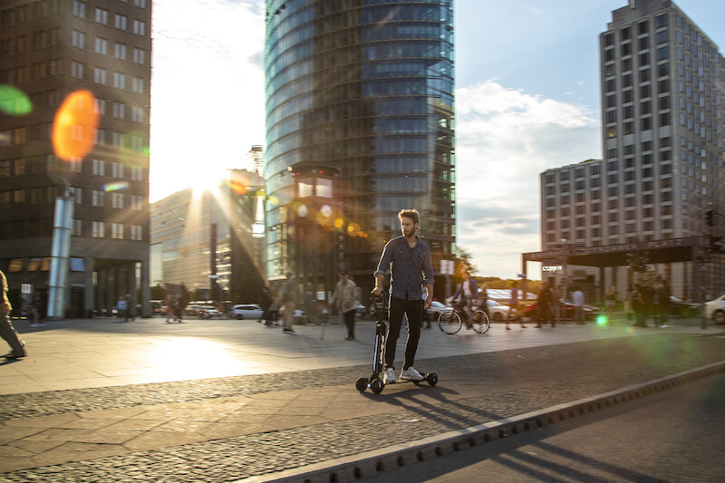 Audi e-tron Scooter: połączenie hulajnogi i deskorolki