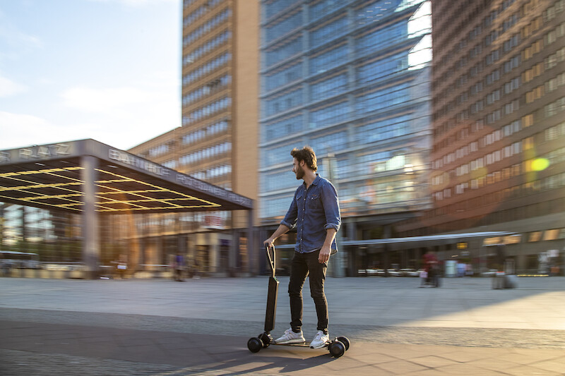 Audi e-tron Scooter: połączenie hulajnogi i deskorolki