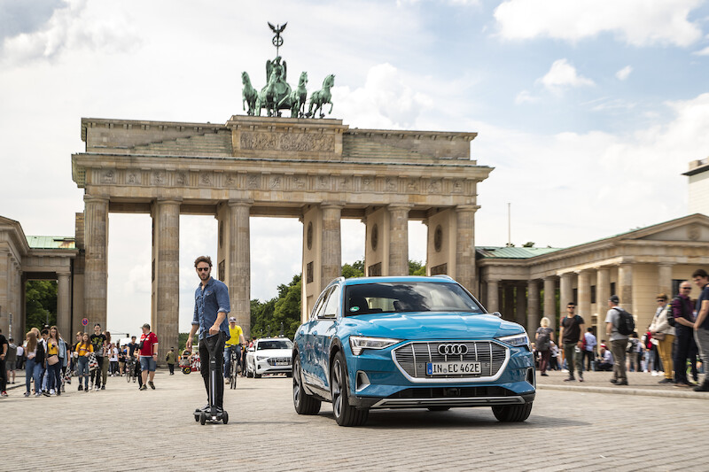 Audi e-tron Scooter: połączenie hulajnogi i deskorolki