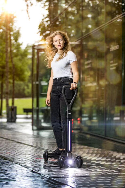 Audi e-tron Scooter: połączenie hulajnogi i deskorolki