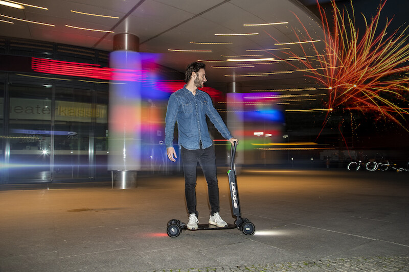 Audi e-tron Scooter: połączenie hulajnogi i deskorolki