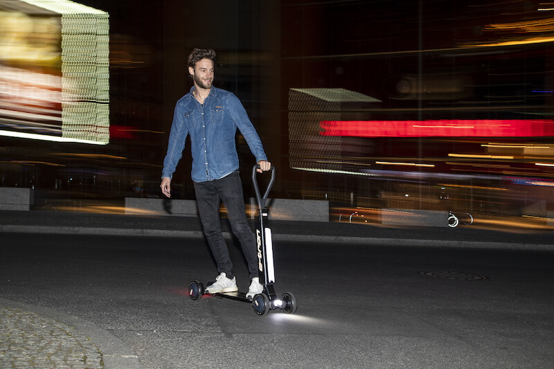 Audi e-tron Scooter: połączenie hulajnogi i deskorolki