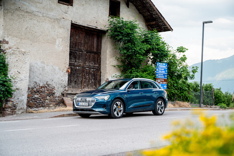 Dziesięć państw w 24 godziny: Audi e-tron w drodze
