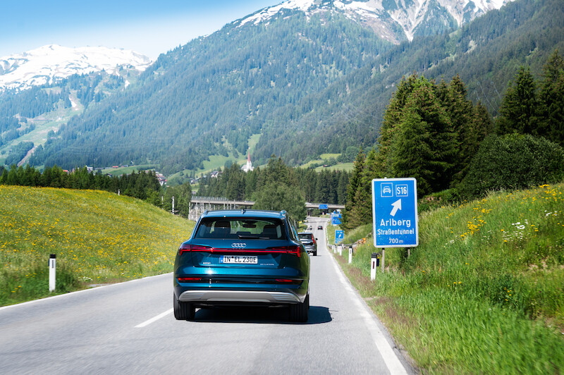 Dziesięć państw w 24 godziny: Audi e-tron w drodze