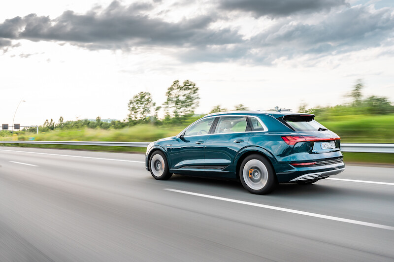 Dziesięć państw w 24 godziny: Audi e-tron w drodze