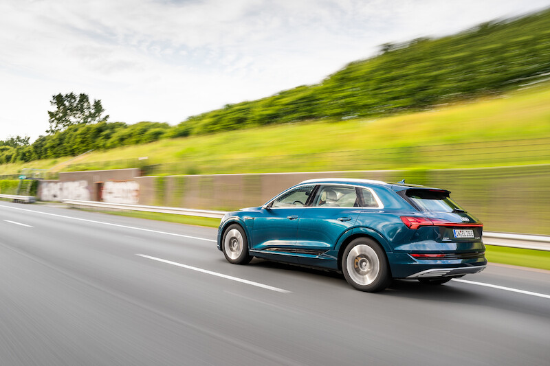 Dziesięć państw w 24 godziny: Audi e-tron w drodze