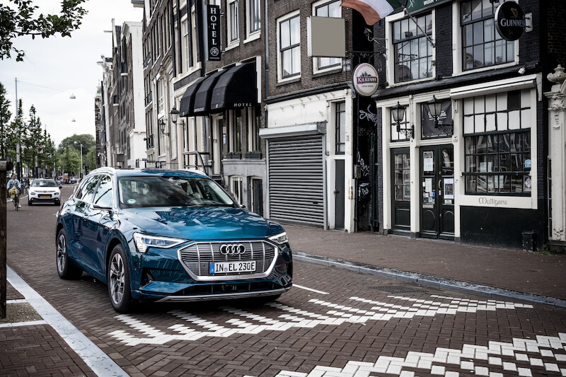 Dziesięć państw w 24 godziny: Audi e-tron w drodze