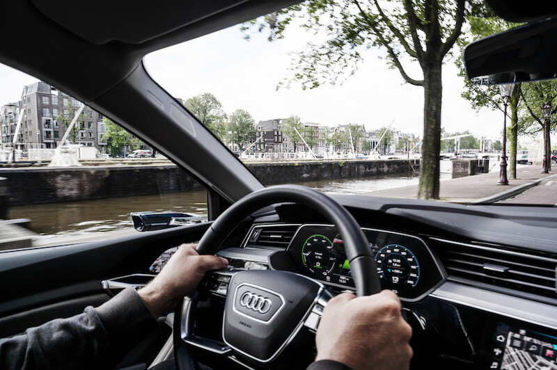 Dziesięć państw w 24 godziny: Audi e-tron w drodze